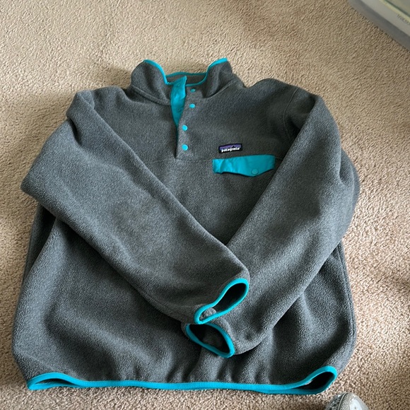 Patagonia Tops - Patagonia Charcoal Fleece with Turquoise Details